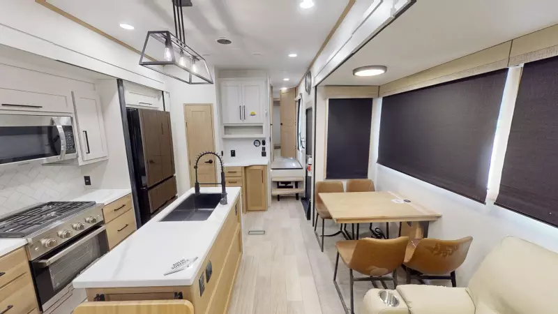 3370RLS Floorplan Main Room